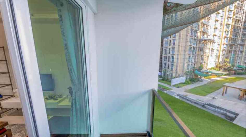 Sheth-Vasant-Lawns-Actual-Sample-Flat-3-BHK-Balcony